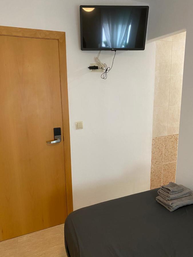 Single Room In My Apartment At The Beach 瓦伦西亚 外观 照片