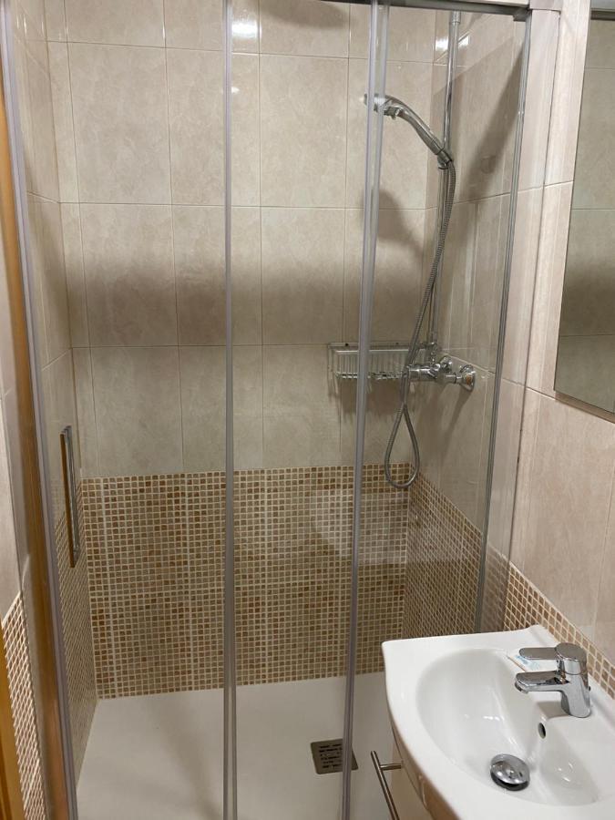 Single Room In My Apartment At The Beach 瓦伦西亚 外观 照片