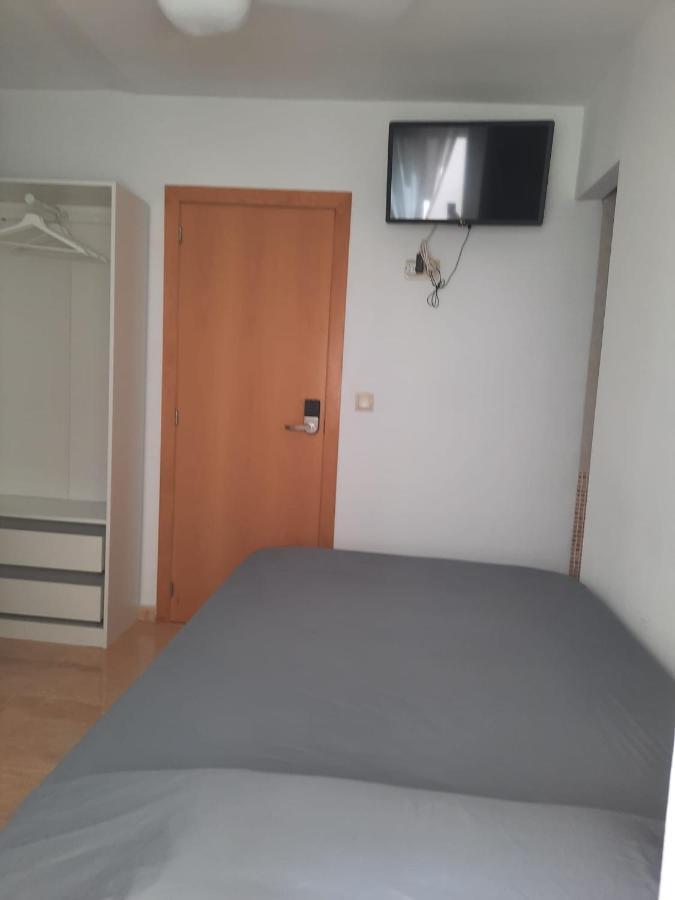 Single Room In My Apartment At The Beach 瓦伦西亚 外观 照片